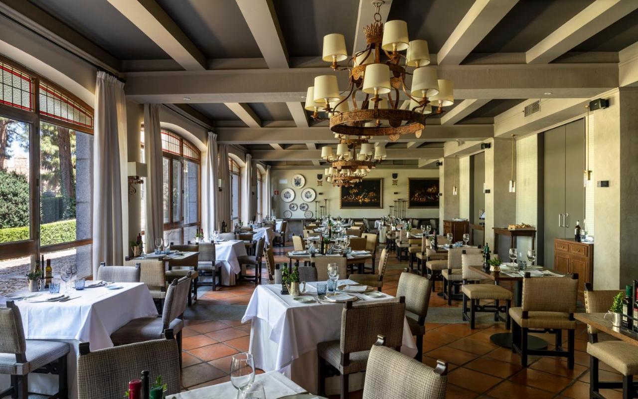 Parador De Ávila Luaran gambar