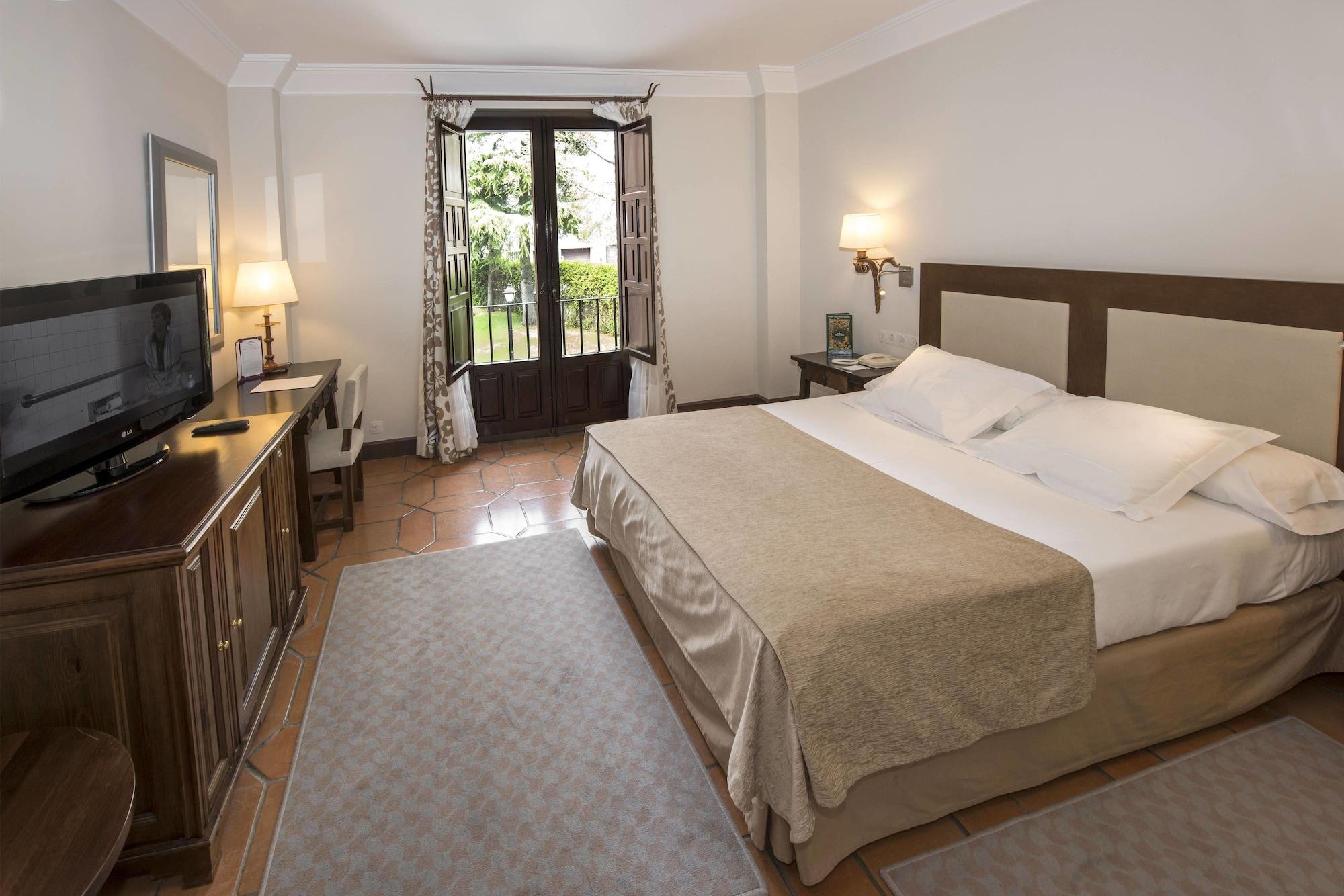 Parador De Ávila Luaran gambar