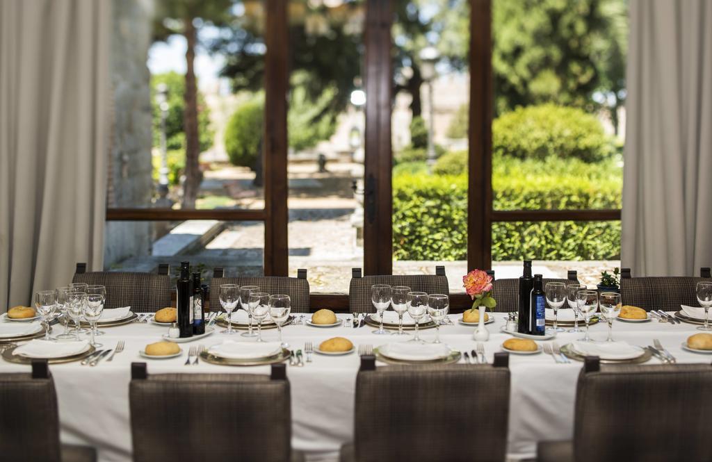 Parador De Ávila Luaran gambar