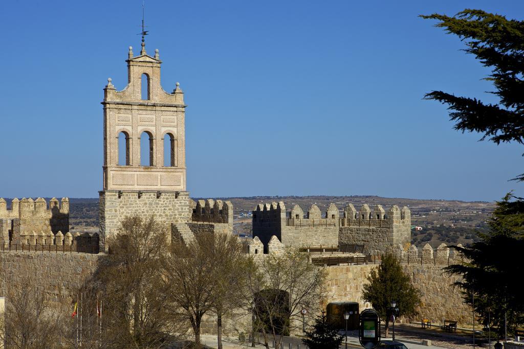 Parador De Ávila Luaran gambar