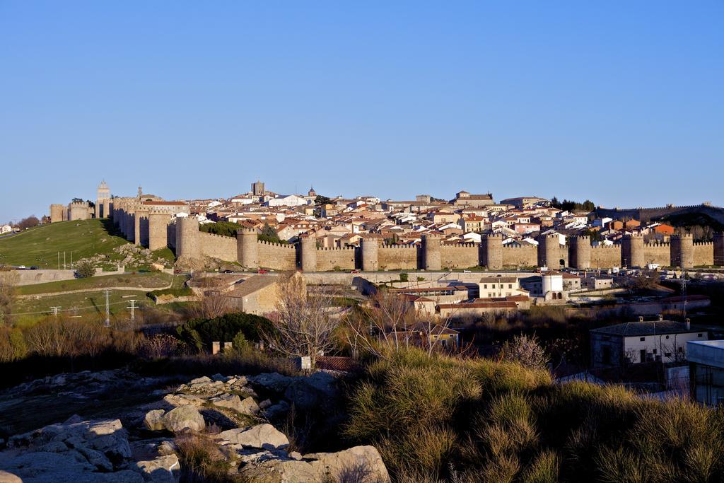 Parador De Ávila Luaran gambar
